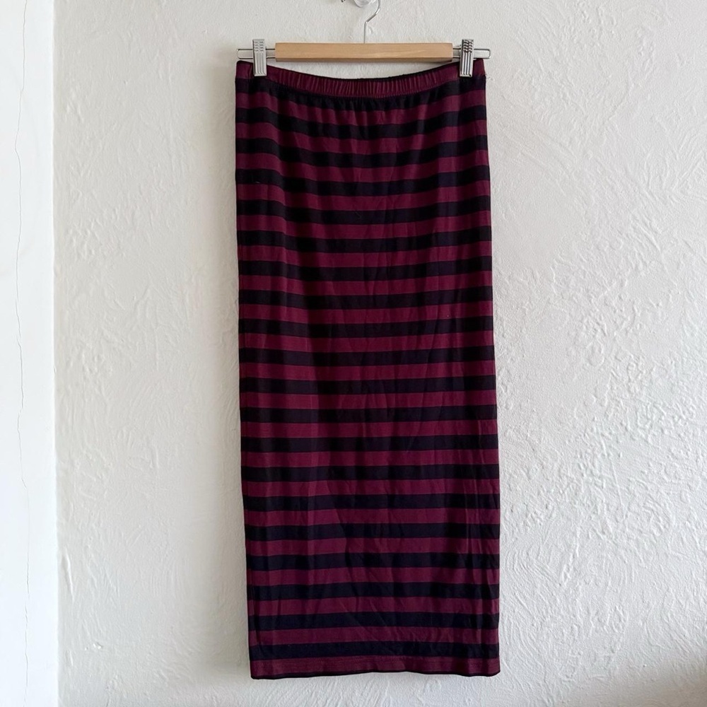 ⚡️10$ sale⚡️ Y2K Nevada Striped Black and Burgundy Skirt Size M